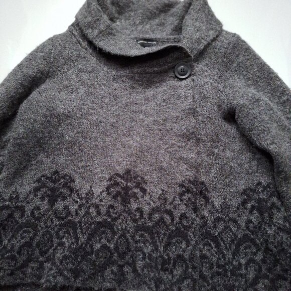 Adrienne Vittadini Grey Wool Blend Shawl/Cardigan Sweater - Picture 4 of 10